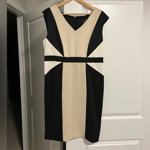 Laura Black and Nude Knee Length Dress - Size US 14 - Picture 5 of 6